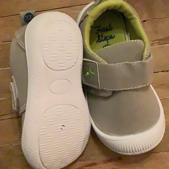 Shoes - Picture 3 of 3